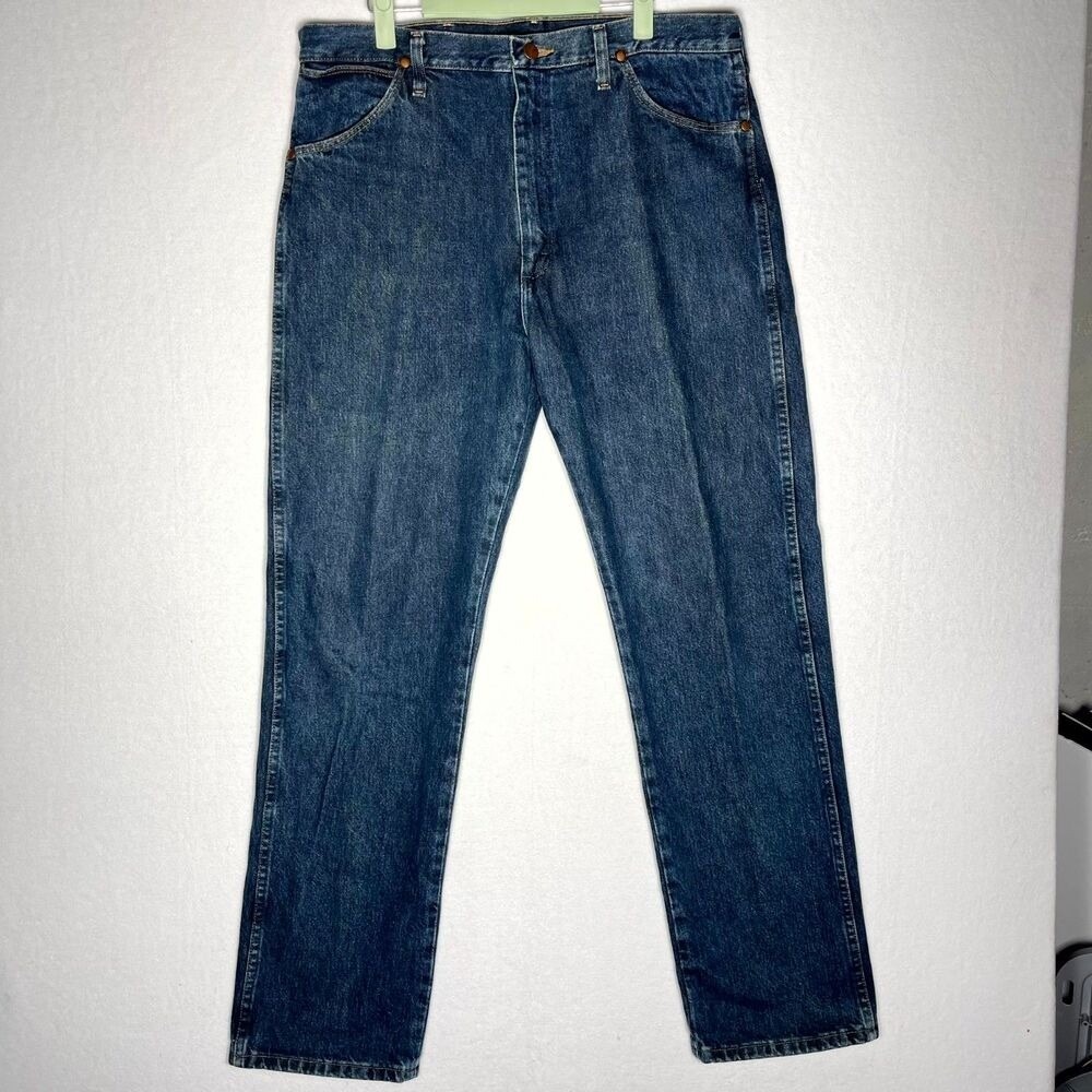 Wrangler Mens Blue Denim Jeans Size 36x32 Classic Fit Straight Leg